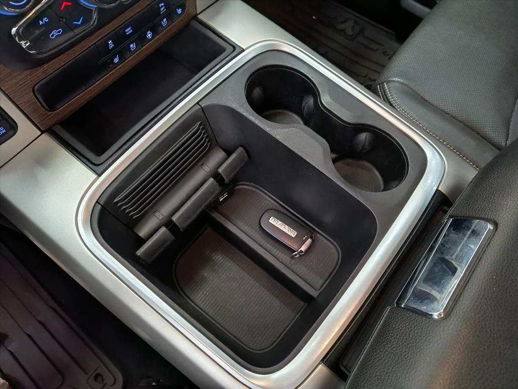 CLASSIC 5.7 V8 GASOLINA LARAMIE CD 4X4 AUTOMÁTICO8