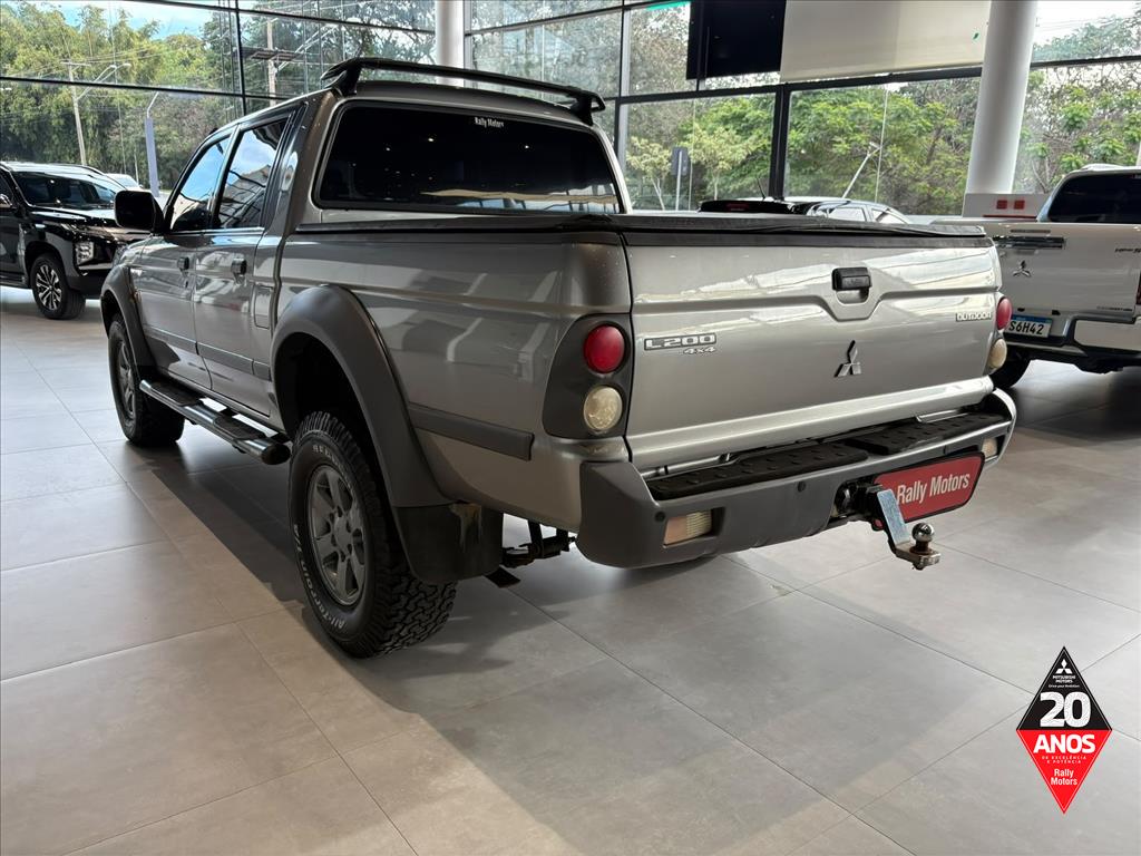 Mitsubishi-L200 OUTDOOR-2.5 HPE 4X4 CD 8V TURBO INTERCOOLER DIESEL 4P MANUAL