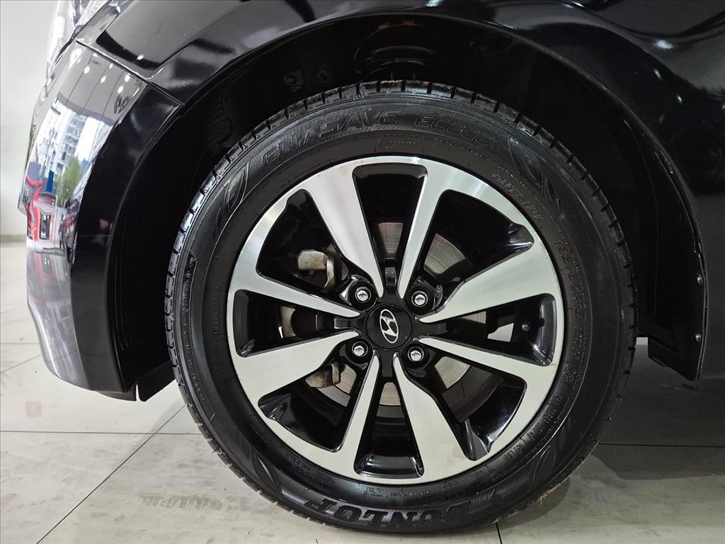 Hyundai-HB20S-1.6 PREMIUM 16V FLEX 4P AUTOMÁTICO