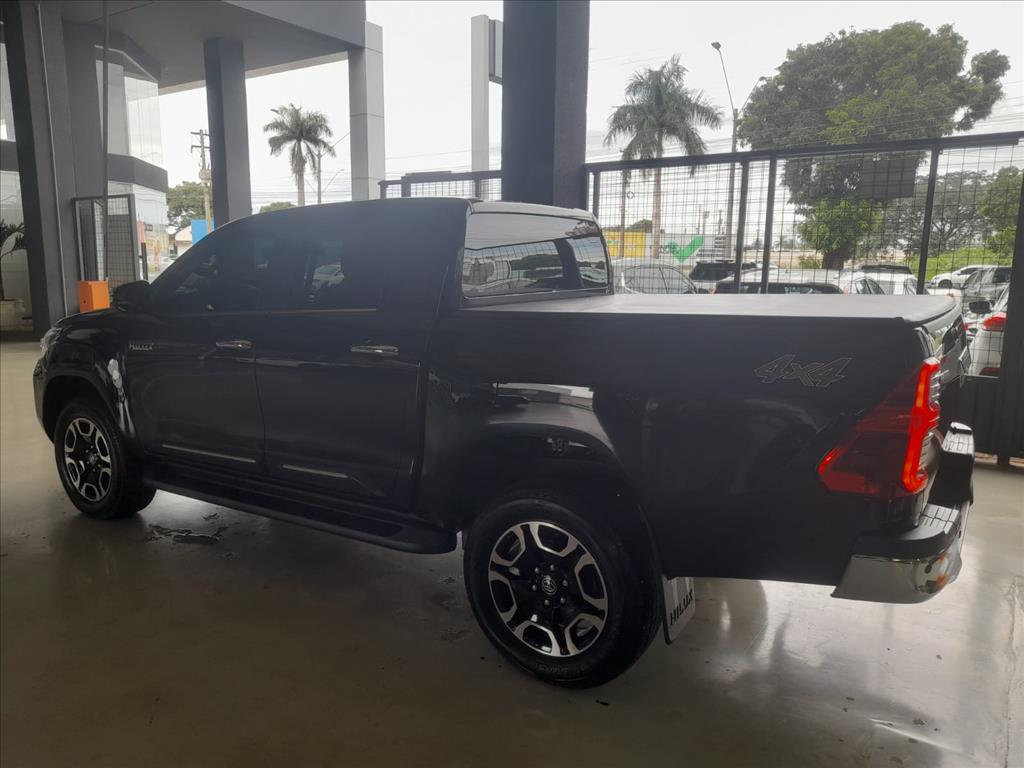 HILUX 2.8 D-4D TURBO DIESEL CD SRX 4X4 AUTOMÁTICO5