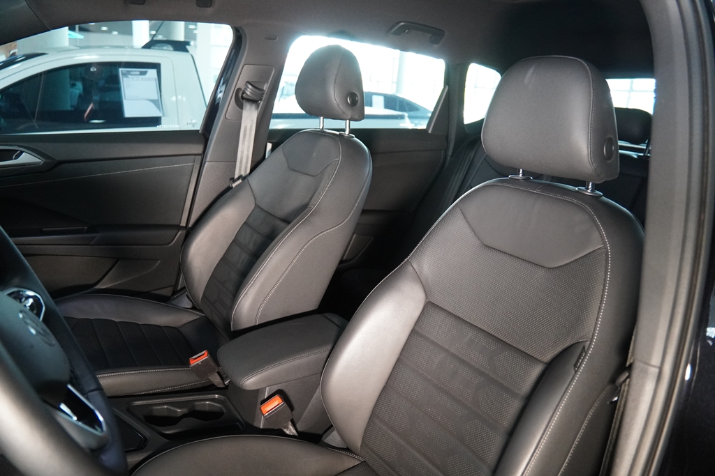 TAOS 1.4 250 TSI TOTAL FLEX HIGHLINE AUTOMÁTICO9