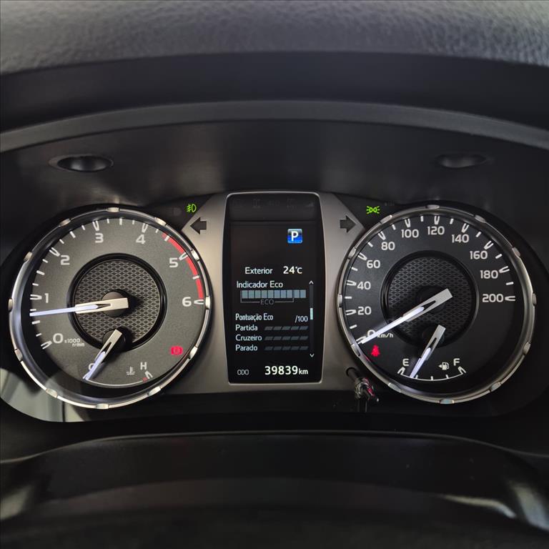 HILUX 2.8 D-4D TURBO DIESEL CD SR 4X4 AUTOMÁTICO6