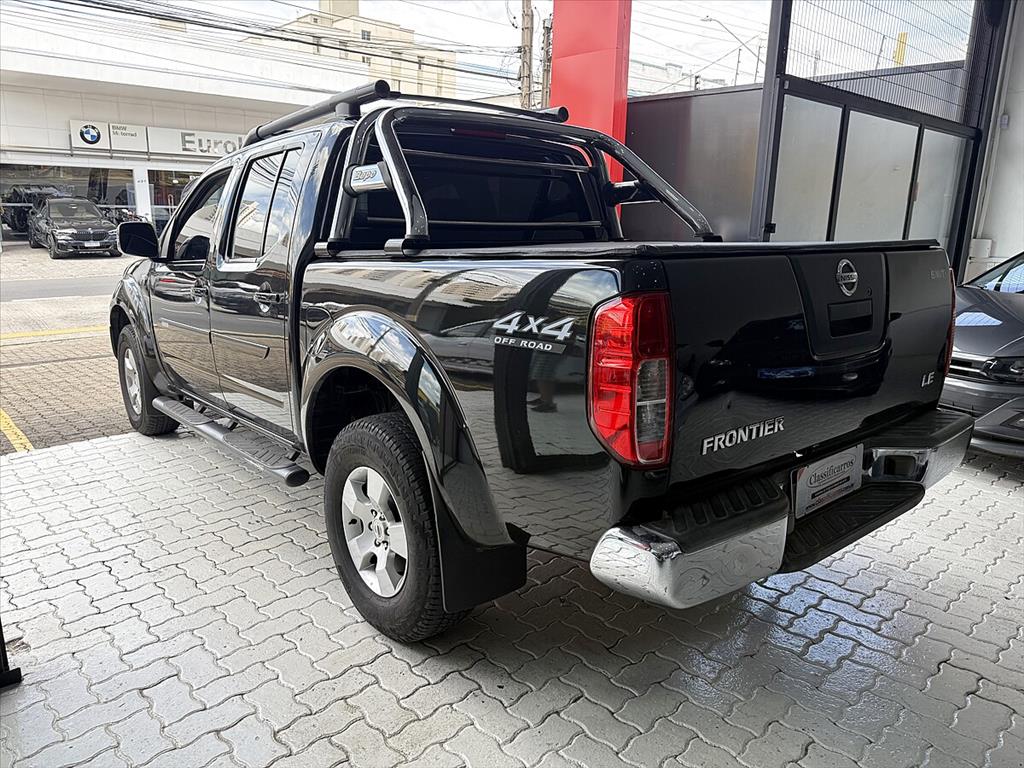 Nissan Frontier - 2.5 LE 4X4 CD TURBO ELETRONIC DIESEL 4P MANUAL