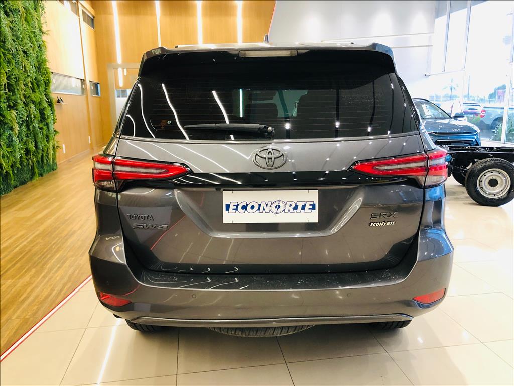 HILUX SW4 2.8 D-4D TURBO DIESEL SRX 4X4 AUTOMÁTICO4