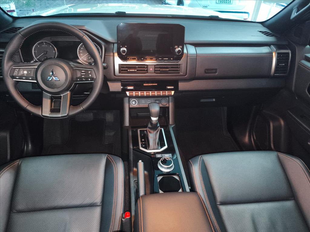 TRITON 2.4 BITURBO DIESEL CD KATANA 4X4 AUTOMÁTICO8