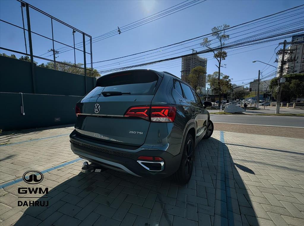 TAOS 1.4 250 TSI TOTAL FLEX COMFORTLINE AUTOMÁTICO4