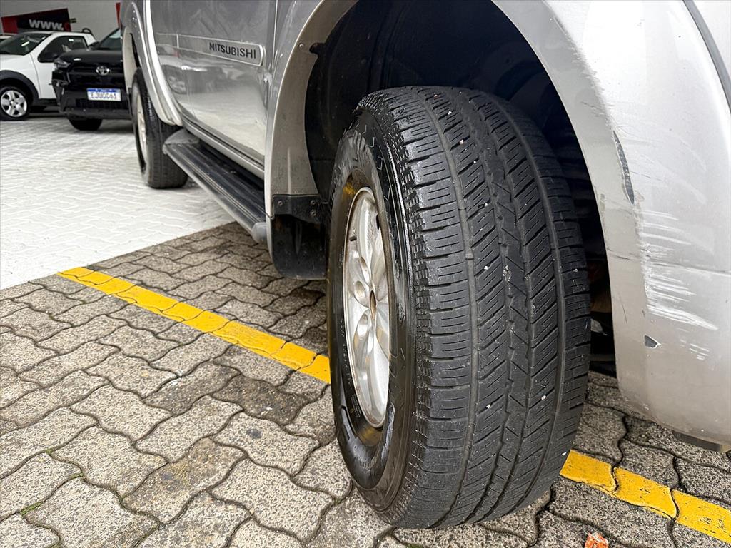 Mitsubishi L200 Triton - 3.2 HPE 4X4 CD 16V TURBO INTERCOOLER DIESEL 4P AUTOMÁTICO