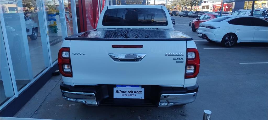 HILUX 2.8 D-4D TURBO DIESEL CD SRX 4X4 AUTOMÁTICO5