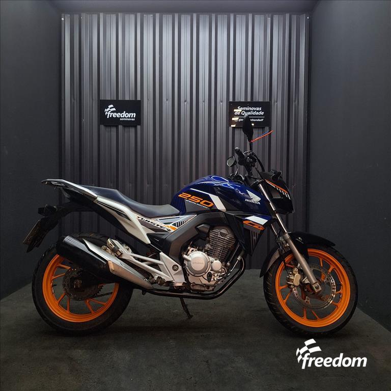 Moto HONDA do modelo CB TWISTER 2020/2020