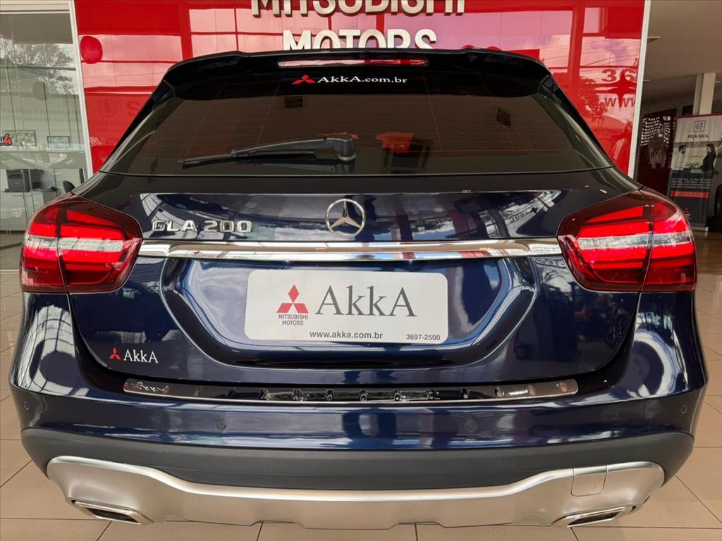 Mercedes-Benz-GLA 200-1.6 CGI FLEX ADVANCE 7G-DCT