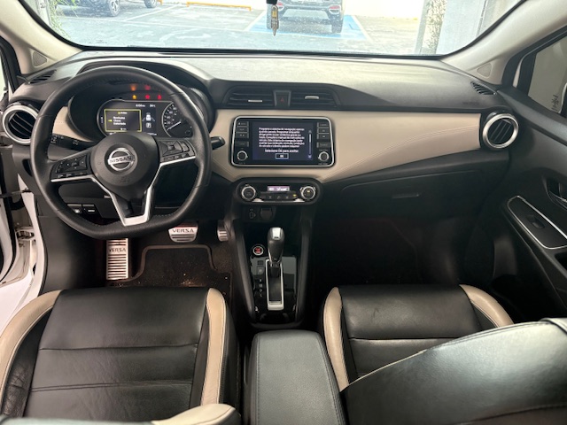Nissan-VERSA-1.6 16V FLEX EXCLUSIVE XTRONIC