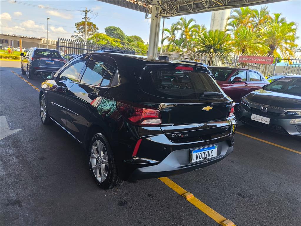 ONIX 1.0 TURBO FLEX AUTOMÁTICO9