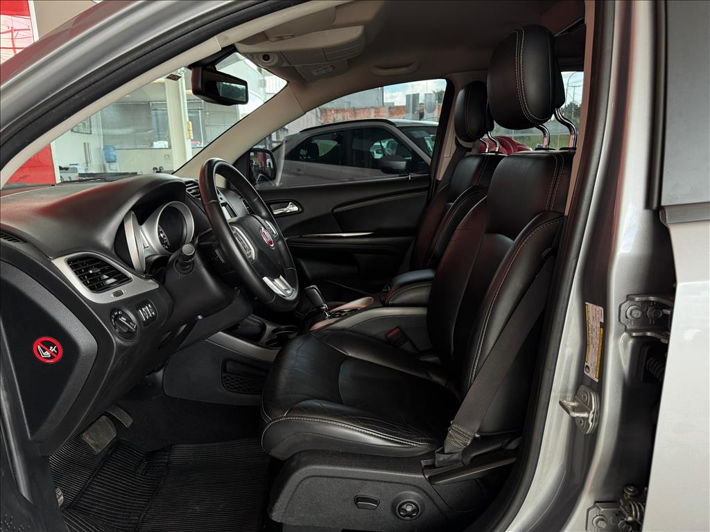 Fiat-FREEMONT-2.4 PRECISION 16V GASOLINA 4P AUTOMÁTICO