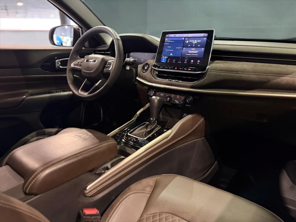 COMMANDER 2.2 TURBO DIESEL OVERLAND AT95