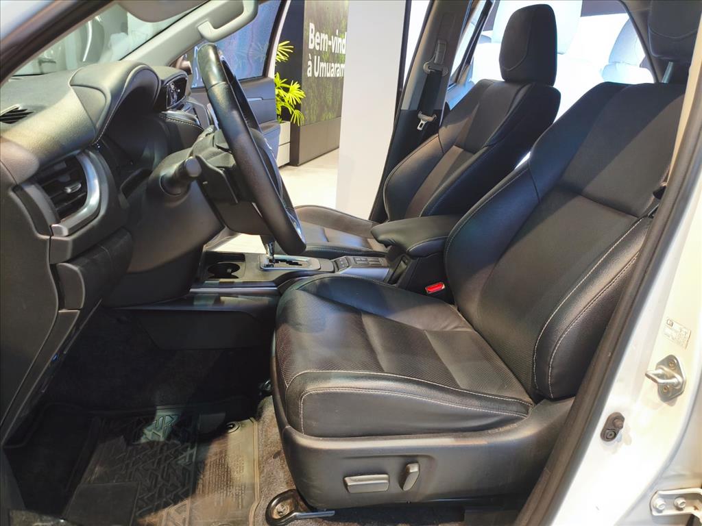 HILUX SW4 2.8 D-4D TURBO DIESEL SRX 7L 4X4 AUTOMÁTICO19