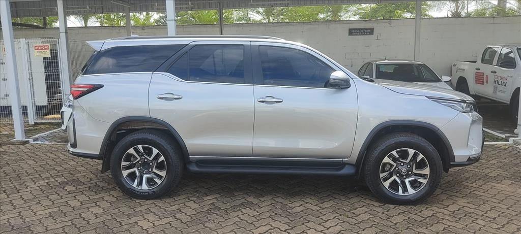 HILUX SW4 2.8 D-4D TURBO DIESEL SRX PLATINUM 7L 4X4 AUTOMÁTICO1
