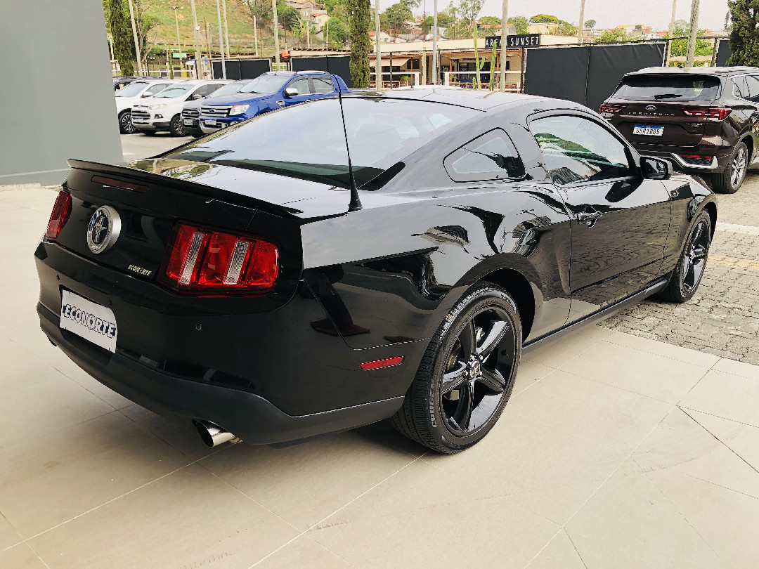MUSTANG 3.7 V6 GASOLINA AUTOMÁTICO3