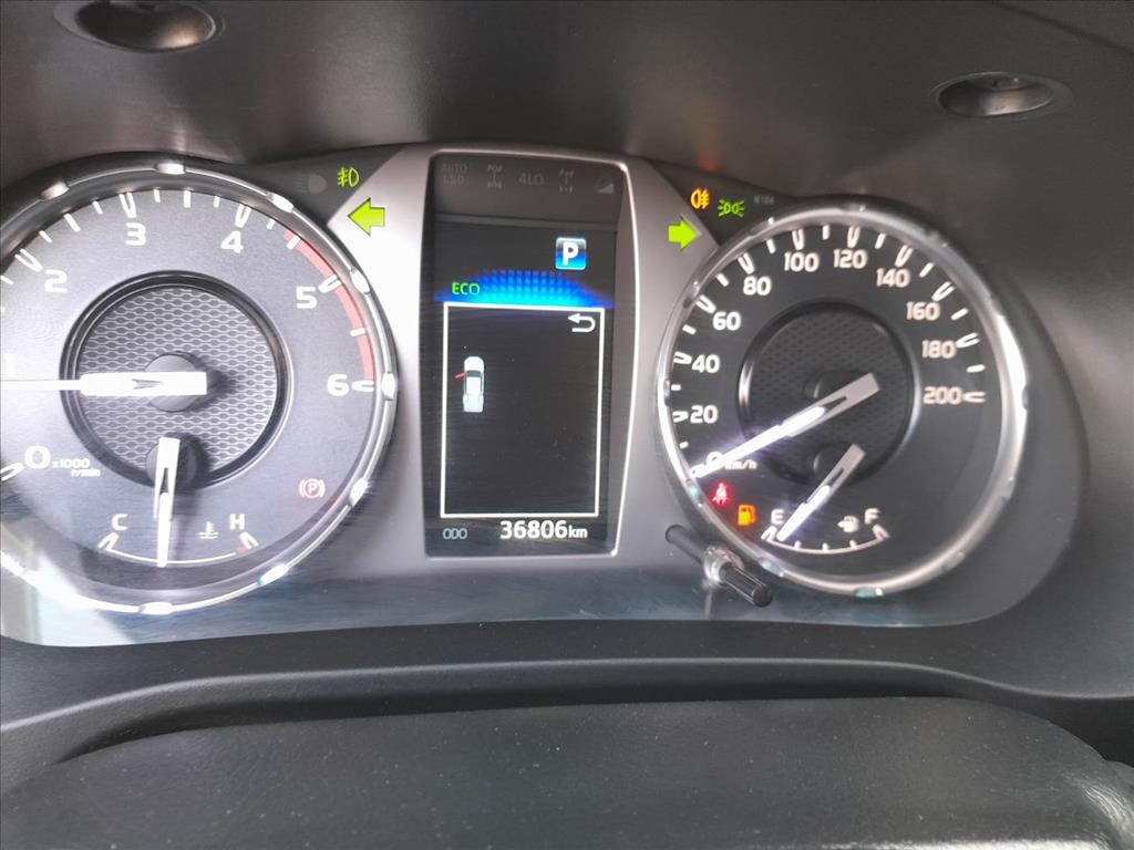 HILUX 2.8 D-4D TURBO DIESEL CD SRX 4X4 AUTOMÁTICO5