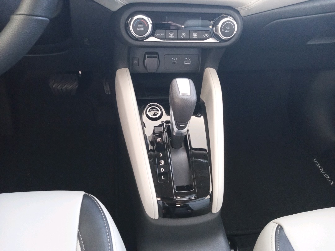 VERSA 1.6 16V FLEX EXCLUSIVE XTRONIC9