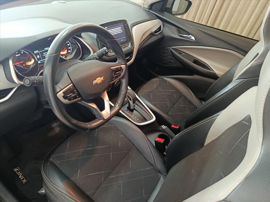 ONIX PLUS 1.0 TURBO FLEX AUTOMÁTICO8