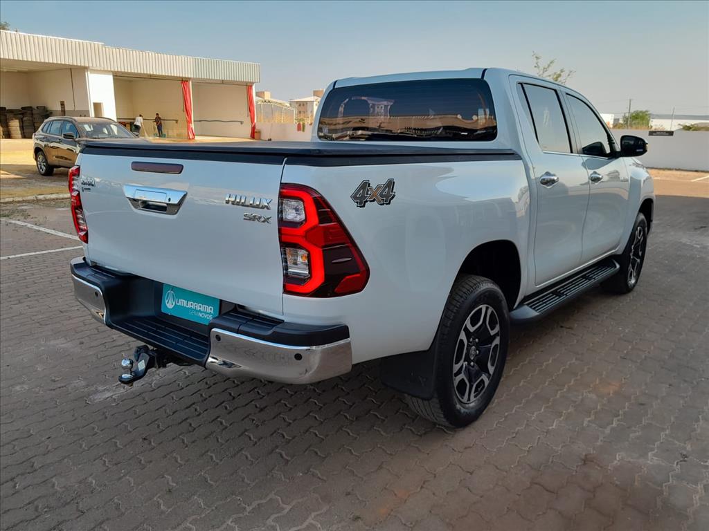 HILUX 2.8 D-4D TURBO DIESEL CD SRX 4X4 AUTOMÁTICO2