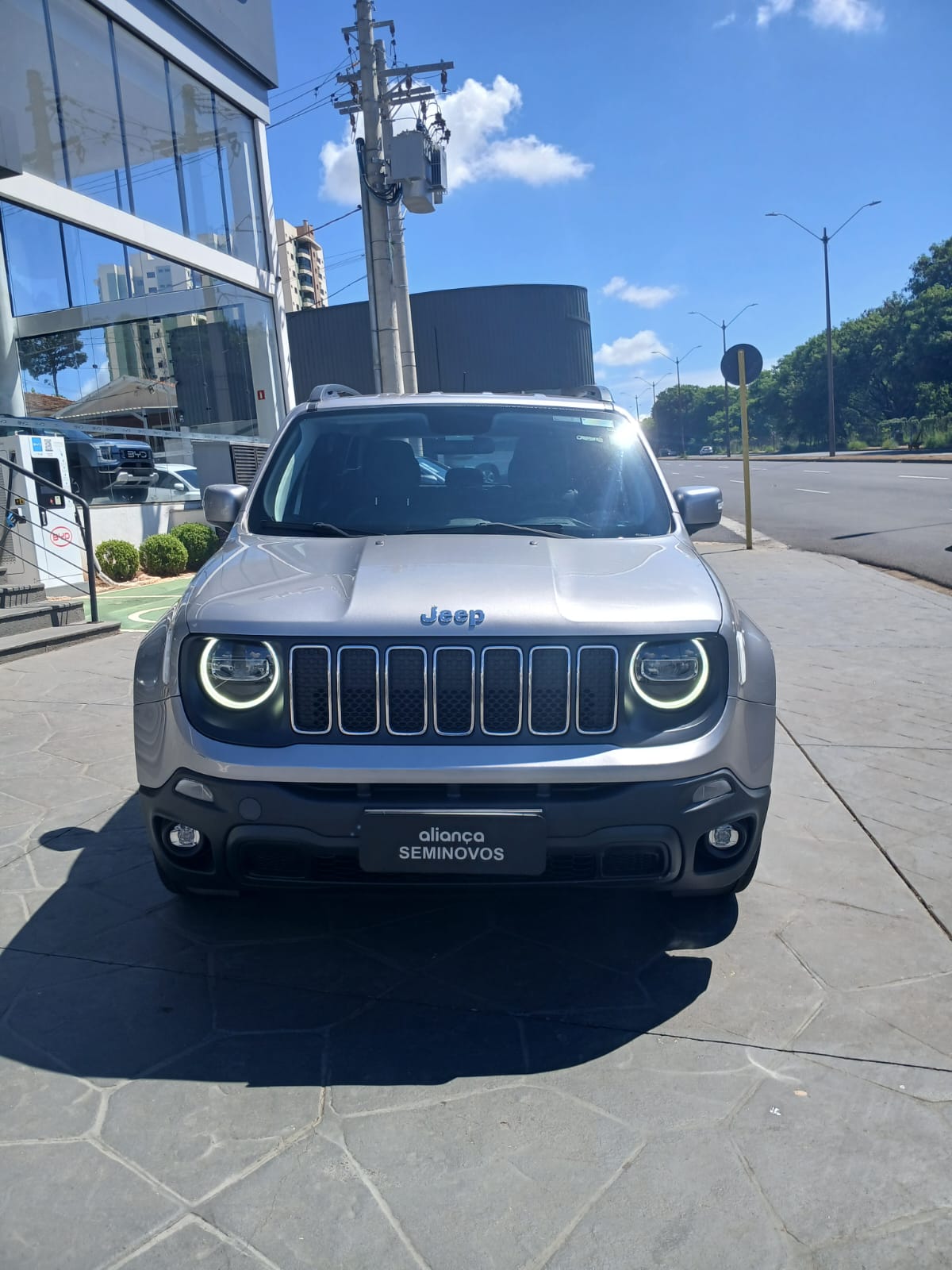 RENEGADE 1.8 16V FLEX LONGITUDE 4P AUTOMÁTICO1