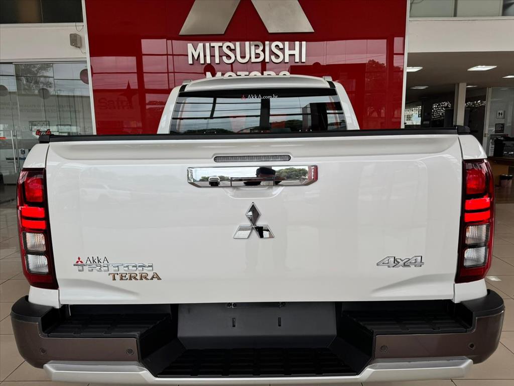 Mitsubishi-TRITON-2.4 BITURBO DIESEL CD TERRA 4X4 AUTOMÁTICO