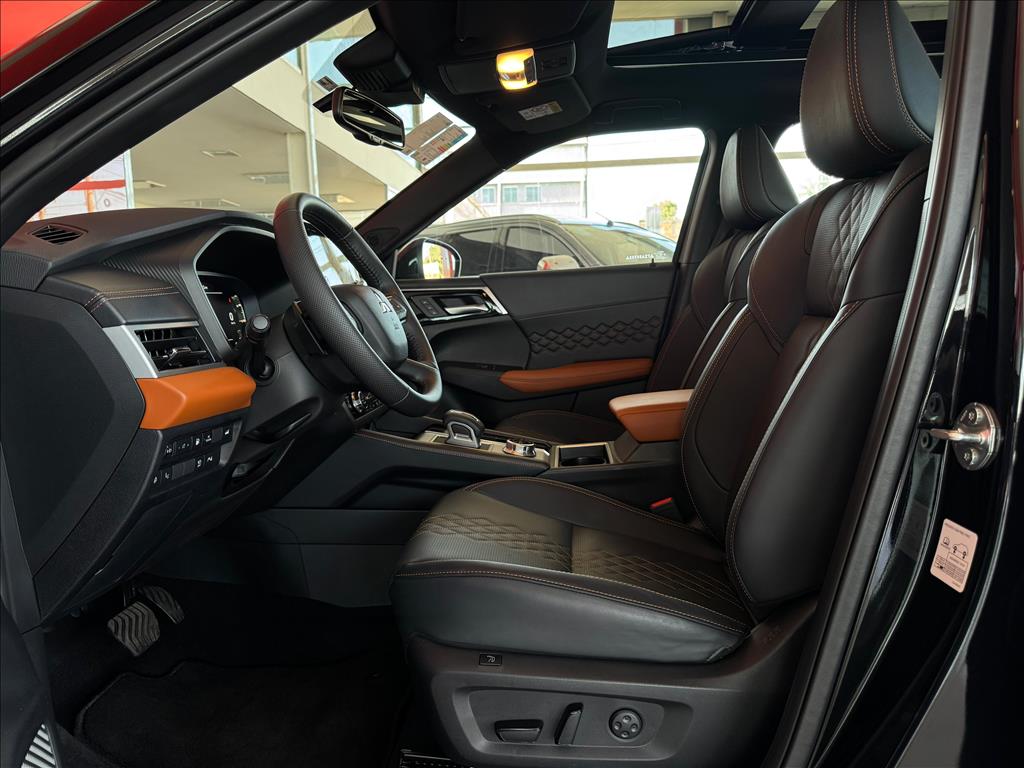 Mitsubishi-OUTLANDER-2.4 PHEV SIGNATURE S-AWC DHT