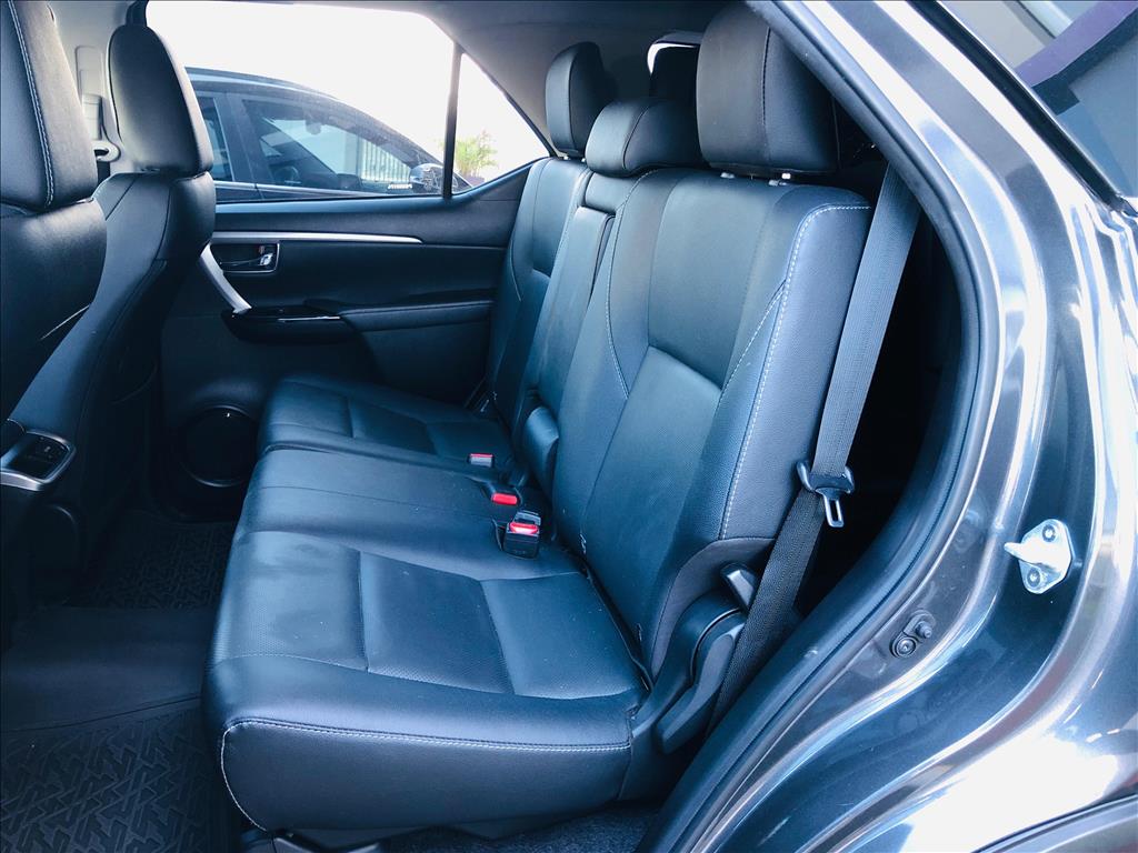 HILUX SW4 2.8 D-4D TURBO DIESEL SRX 4X4 AUTOMÁTICO9