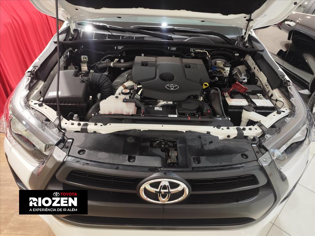 HILUX 2.8 D-4D TURBO DIESEL CD POWER PACK 4X4 AUTOMÁTICO9
