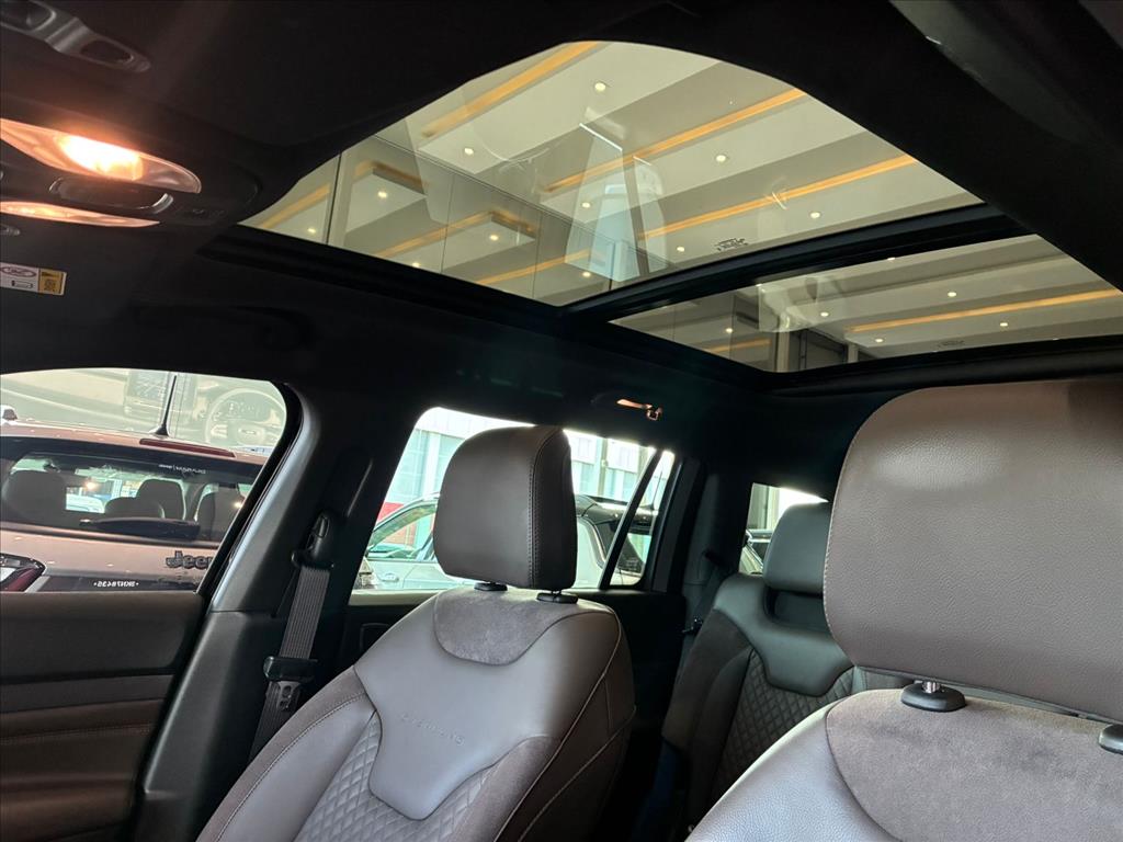 COMMANDER 2.2 TURBO DIESEL OVERLAND AT99