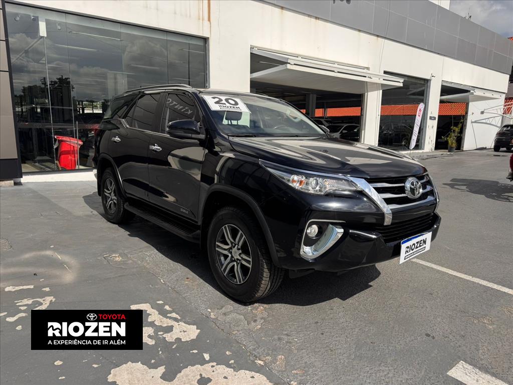 Toyota HILUX SW4 2020