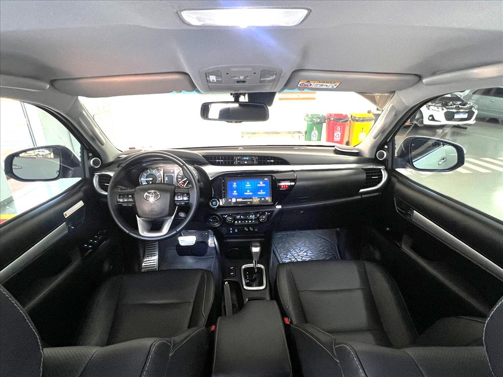 HILUX 2.8 D-4D TURBO DIESEL CD SRX 4X4 AUTOMÁTICO8