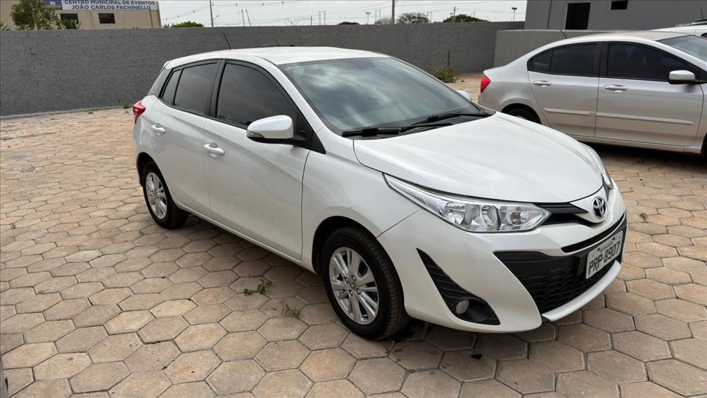 YARIS 1.3 16V FLEX XL PLUS TECH MULTIDRIVE1 YARIS 1.3 16V FLEX XL PLUS TECH MULTIDRIVE1