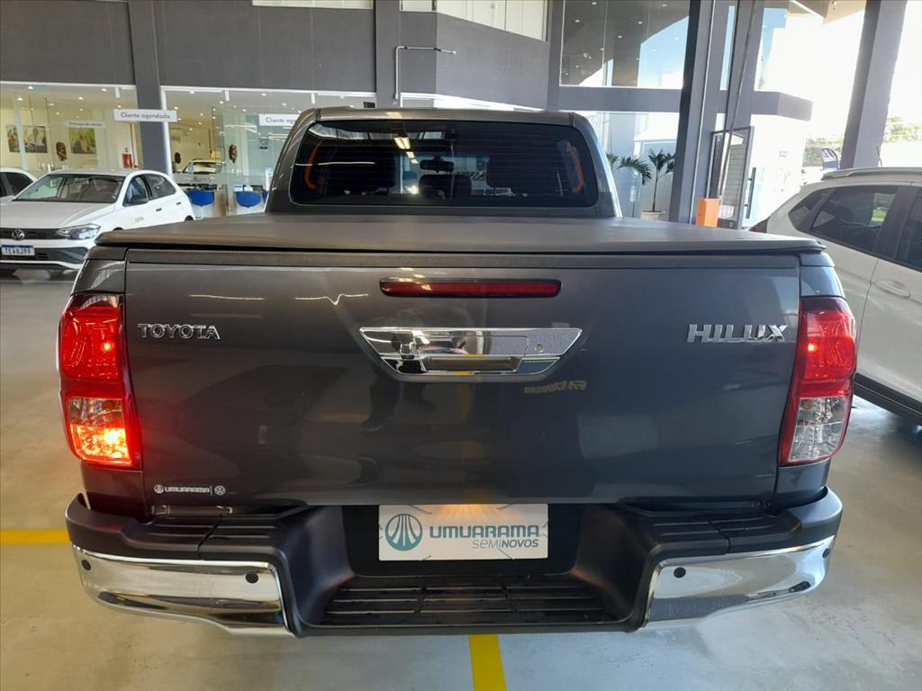 HILUX 2.8 D-4D TURBO DIESEL CD SR 4X4 AUTOMÁTICO4