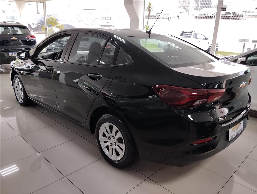 ONIX PLUS 1.0 TURBO FLEX AUTOMÁTICO3