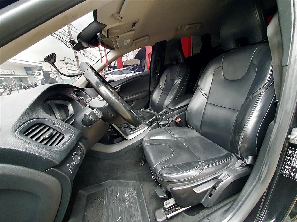 Volvo V40 - 2.0 T4 KINETIC GASOLINA 4P AUTOMÁTICO