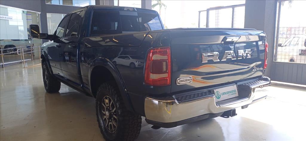 3500 6.7 I6 TURBO DIESEL LARAMIE CD 4X4 AUTOMÁTICO3