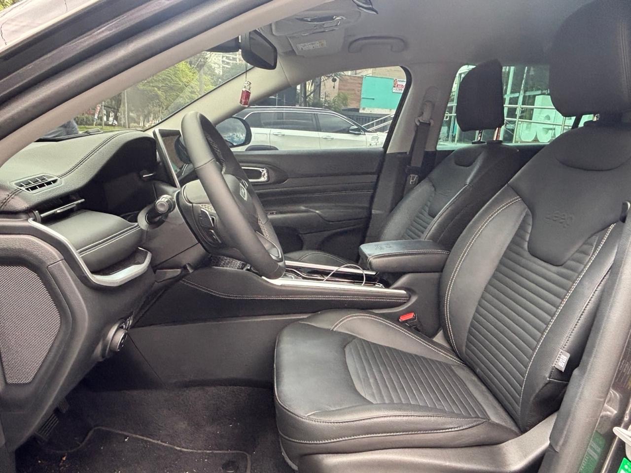 COMMANDER 1.3 T270 TURBO FLEX LONGITUDE AT615