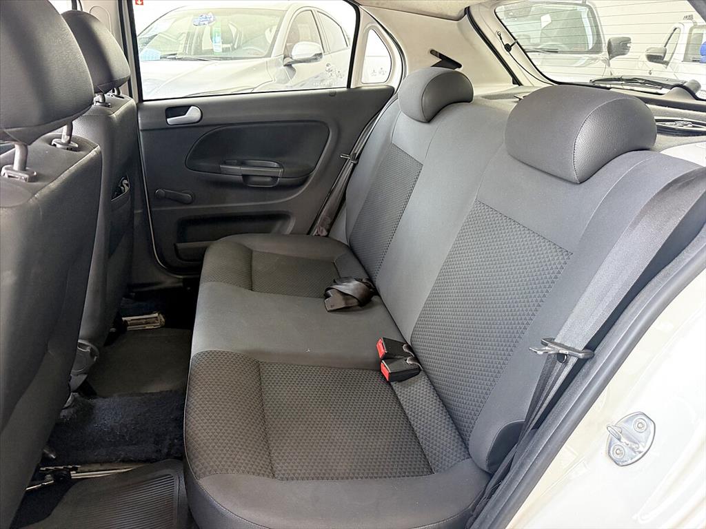 Volkswagen Gol - 1.6 MSI TOTALFLEX TRENDLINE 4P MANUAL