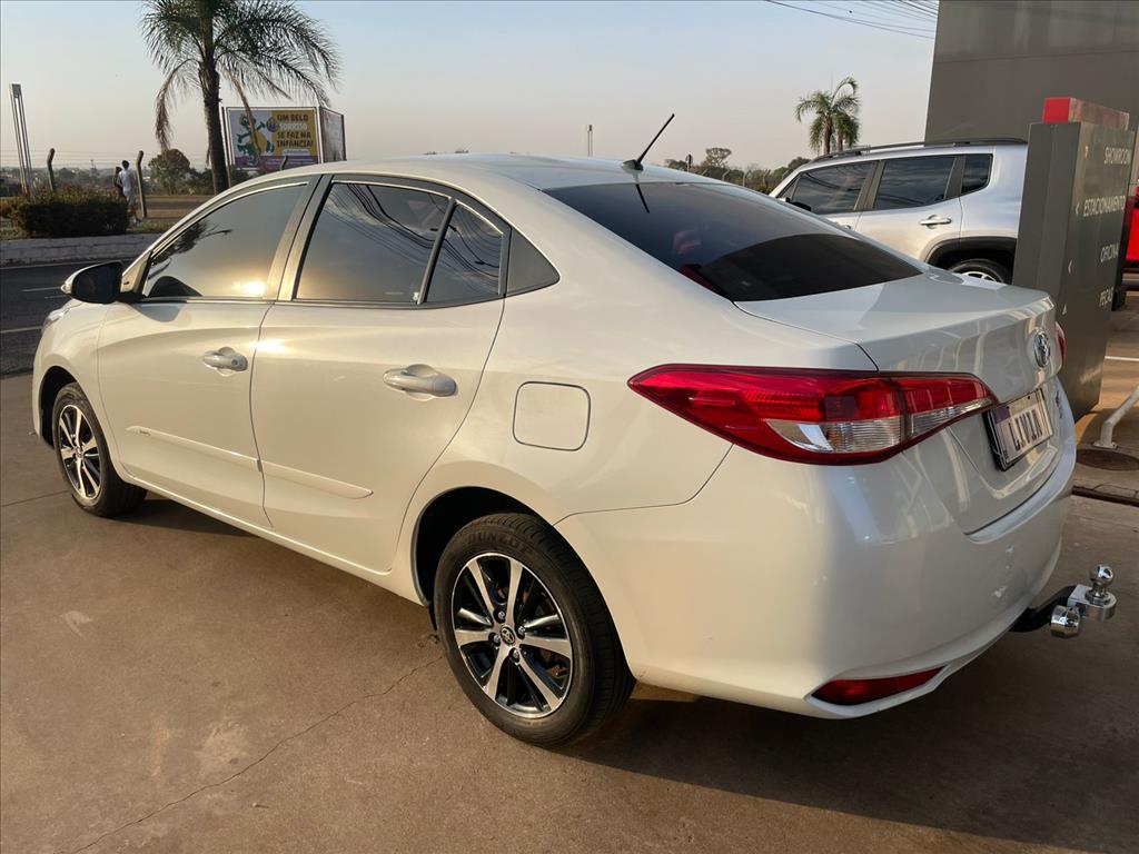 YARIS 1.5 16V FLEX SEDAN XL LIVE MULTIDRIVE YARIS 1.5 16V FLEX SEDAN XL LIVE MULTIDRIVE