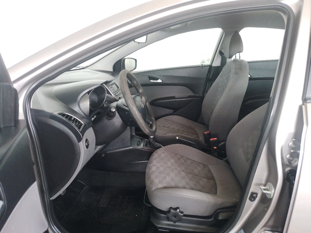 Hyundai-HB20S-1.6 COMFORT PLUS 16V FLEX 4P MANUAL