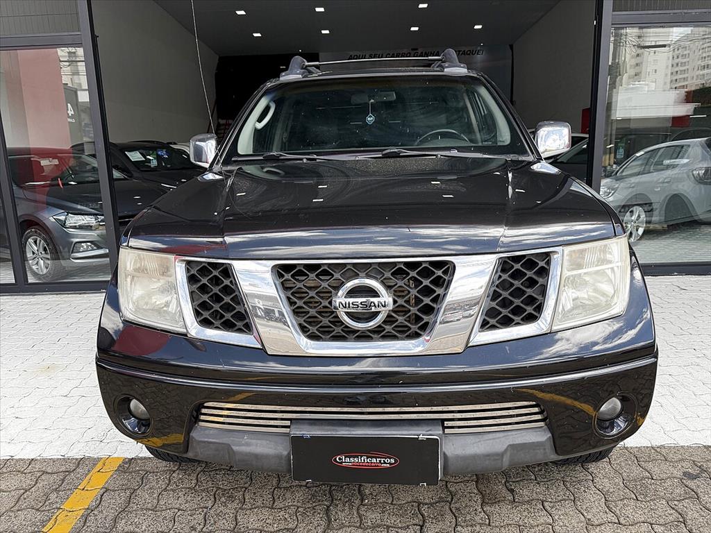 Nissan Frontier - 2.5 LE 4X4 CD TURBO ELETRONIC DIESEL 4P MANUAL