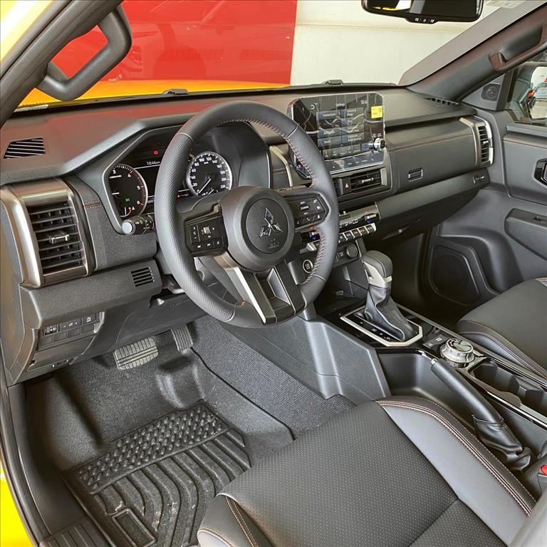 Mitsubishi-TRITON-2.4 BITURBO DIESEL CD KATANA 4X4 AUTOMÁTICO