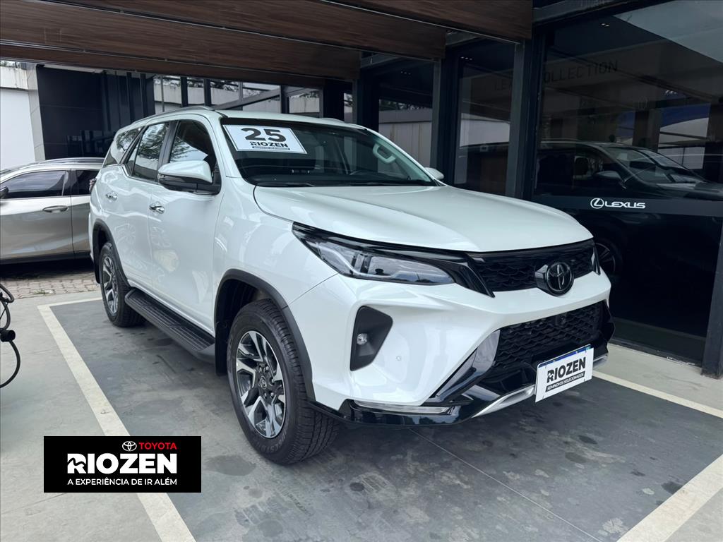 HILUX SW4 2.8 D-4D TURBO DIESEL SRX PLATINUM 7L 4X4 AUTOMÁTICO0
