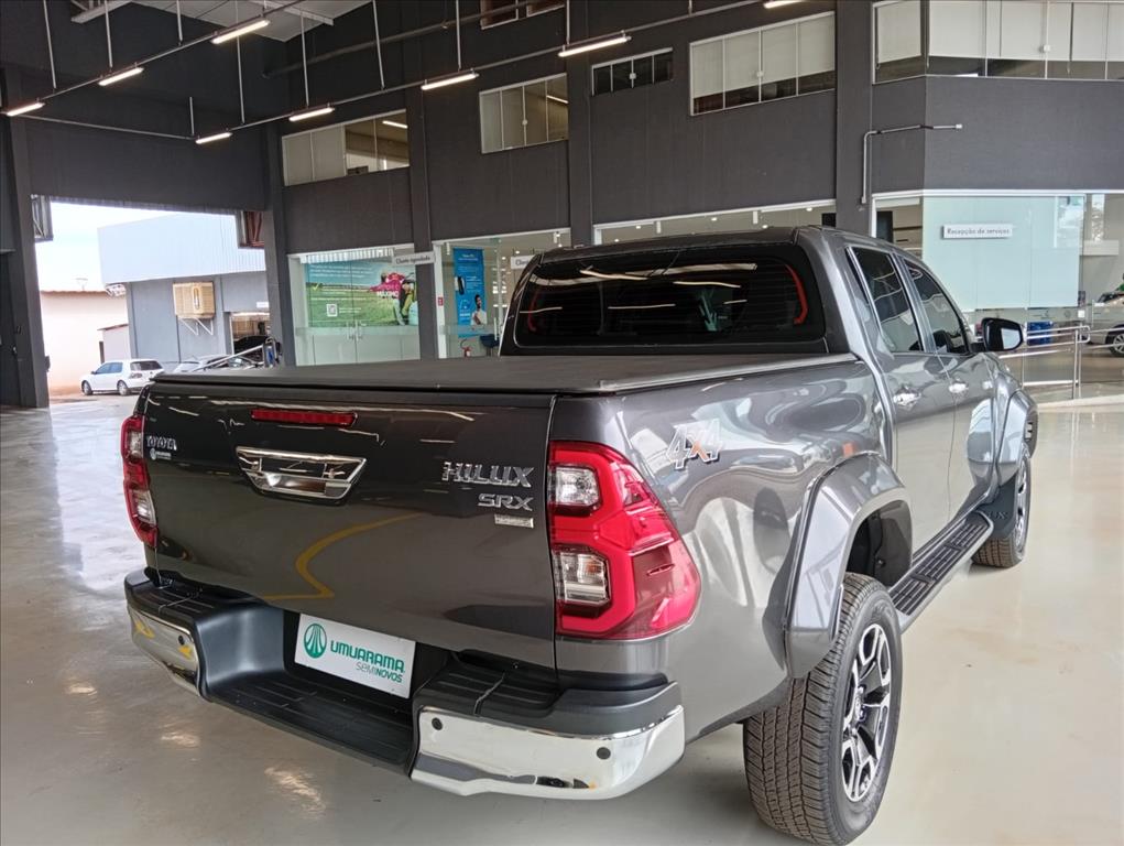 HILUX 2.8 D-4D TURBO DIESEL CD SRX 4X4 AUTOMÁTICO6