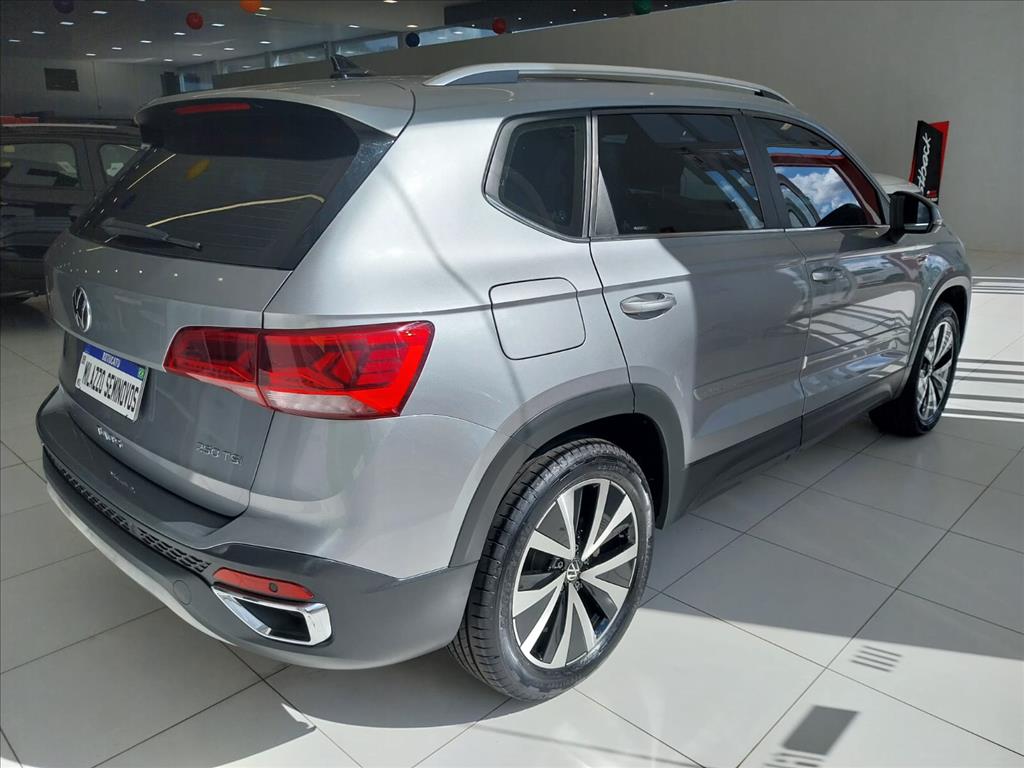 TAOS 1.4 250 TSI TOTAL FLEX HIGHLINE AUTOMÁTICO9