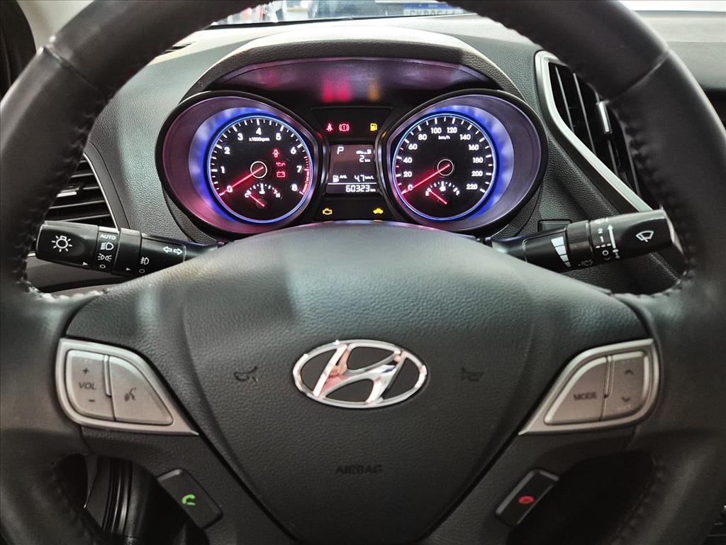 Hyundai-HB20S-1.6 PREMIUM 16V FLEX 4P AUTOMÁTICO