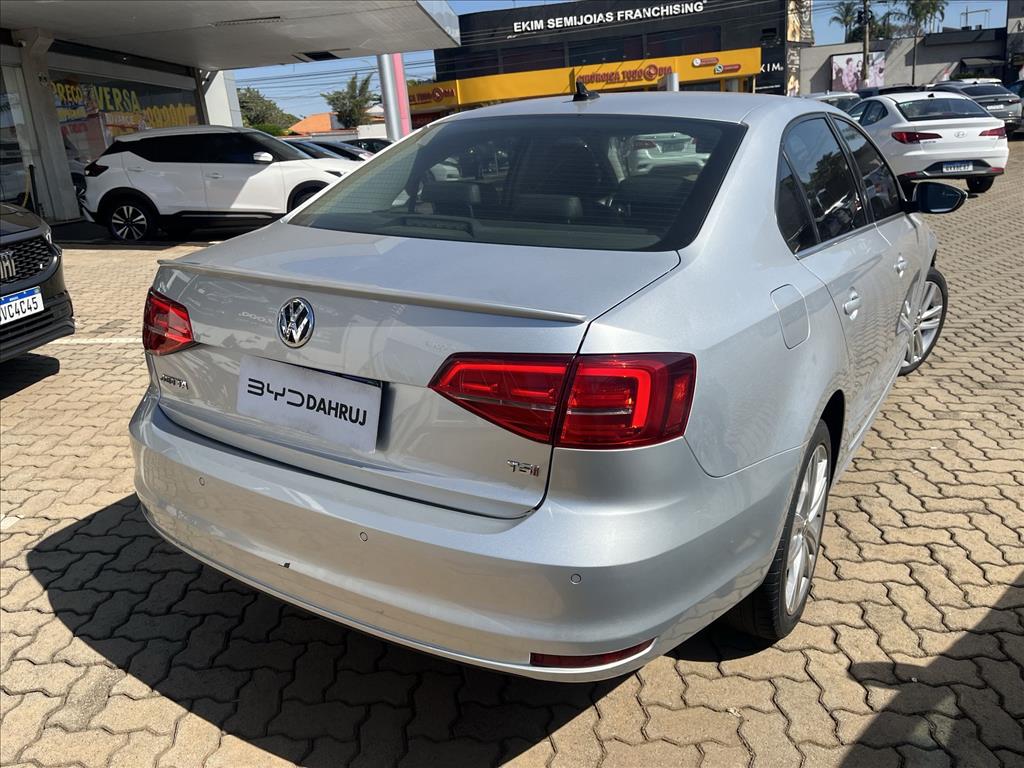 JETTA 2.0 TSI HIGHLINE 211CV GASOLINA 4P TIPTRONIC17