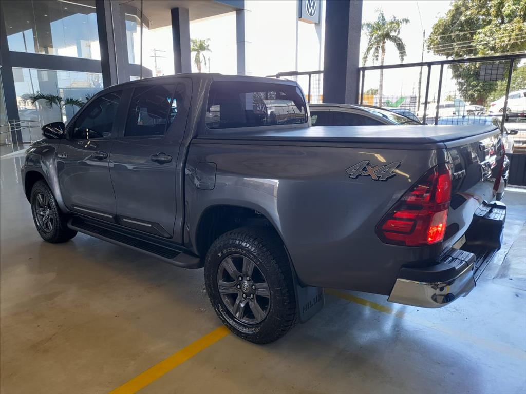 HILUX 2.8 D-4D TURBO DIESEL CD SR 4X4 AUTOMÁTICO5